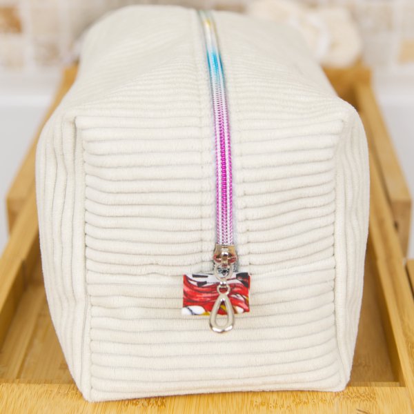 Trousse en velours cotelé écru intérieur Manga C de B Les cousettes de Bobinette