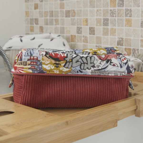 Trousse en velours cotelé bordeaux intérieur Manga C de B Les cousettes de Bobinette