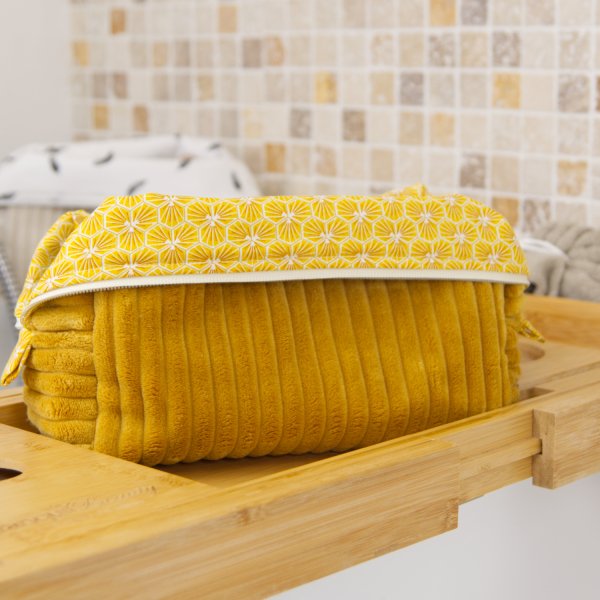 Trousse en velours cotelé Ocre intérieur Riad C de B Les cousettes de Bobinette