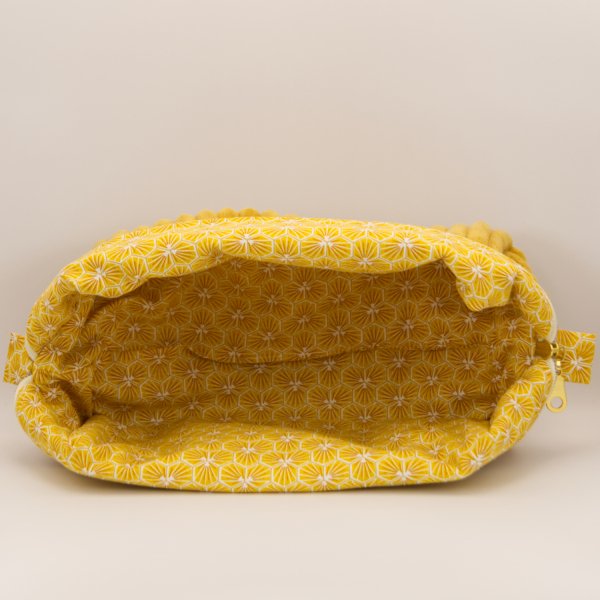 Trousse en velours cotelé Ocre intérieur Riad C de B Les cousettes de Bobinette