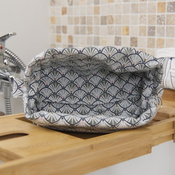 Grande trousse rectangulaire en velours côtelé céladon cousue main – Motif éventails | Les Cousettes de Bobinette