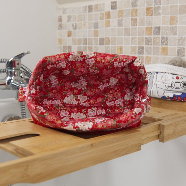 Grande trousse rectangulaire en velours côtelé rouge – Fleurs japonisantes | Les Cousettes de Bobinette