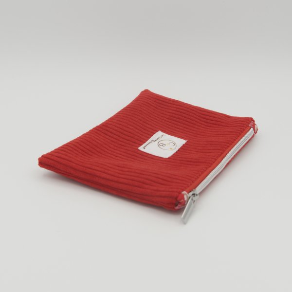 Pochette plate en velours côtelé rouge – Fleurs japonisantes | Les Cousettes de Bobinette
