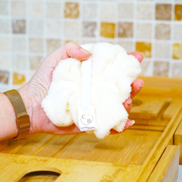 Lot de 2 fleurs de douche micro éponge bambou certifiée OEKO TEX. Écru