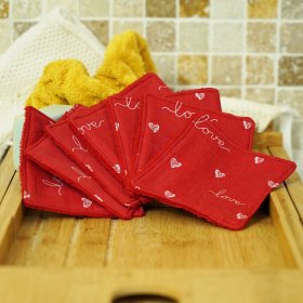 Lingettes démaquillantes lavables en coton et micro-éponge bambou OEKO-TEX Rouge Love. +/-10.5cm de côté.