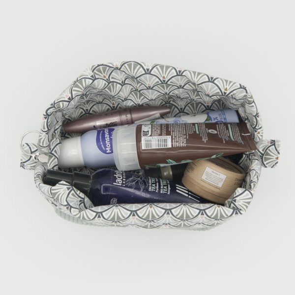 Grande trousse rectangulaire en velours côtelé céladon cousue main – Motif éventails | Les Cousettes de Bobinette