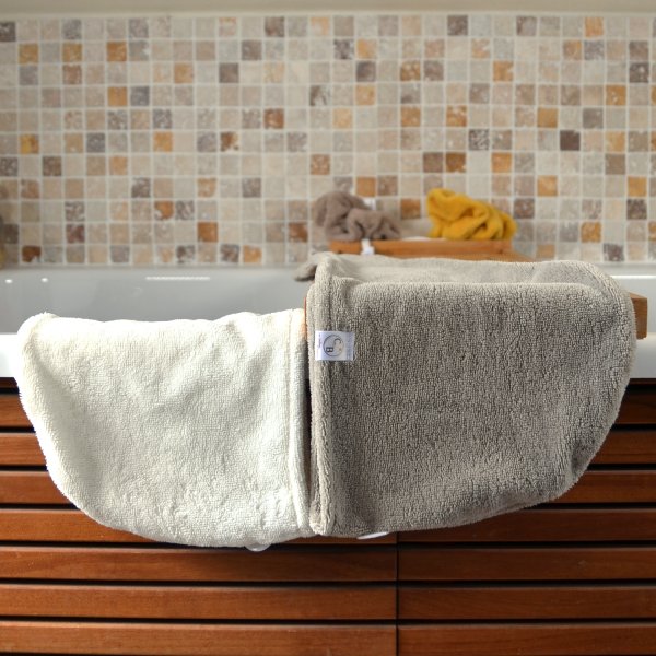 Lot de 2 serviettes visage en micro éponge bambou certifiée OEKO-TEX. Ecru Cappuccino