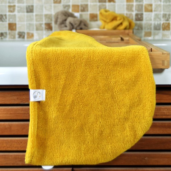 Serviette cheveux jaune curcuma