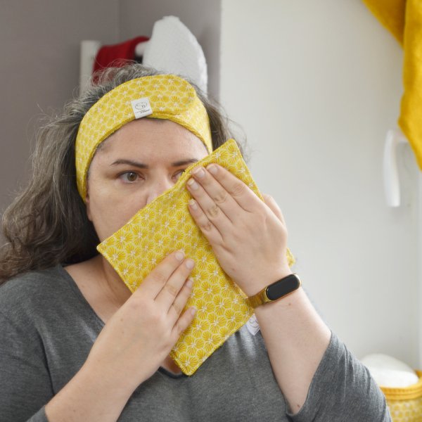 Serviette visage skincare en coton et éponge bambou