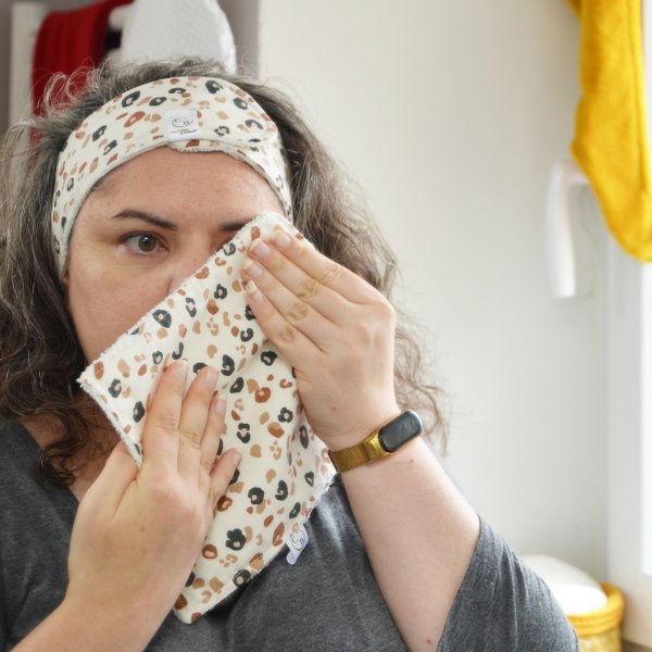 Serviette visage skincare en coton et éponge bambou