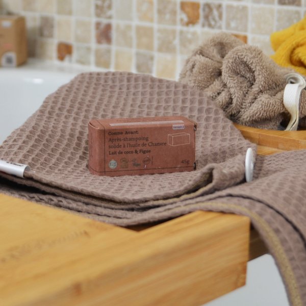 Après shampoing naturel solide à l'huile de chanvre Comme Avant chez Les cousettes de Bobinette