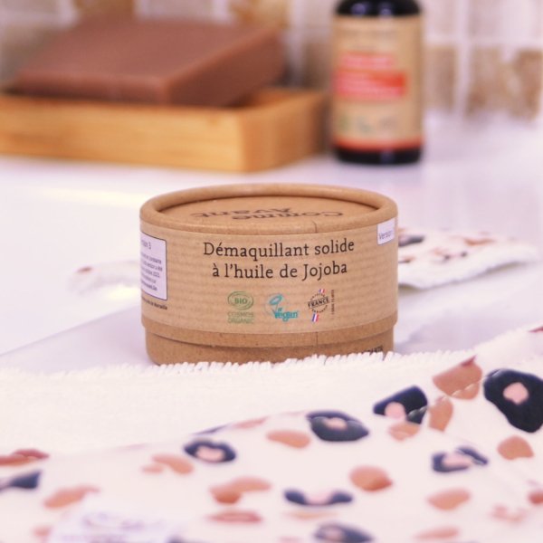 Pack de 7 lingettes démaquillantes, bandeau make-up, filet de lavage + démaquillant